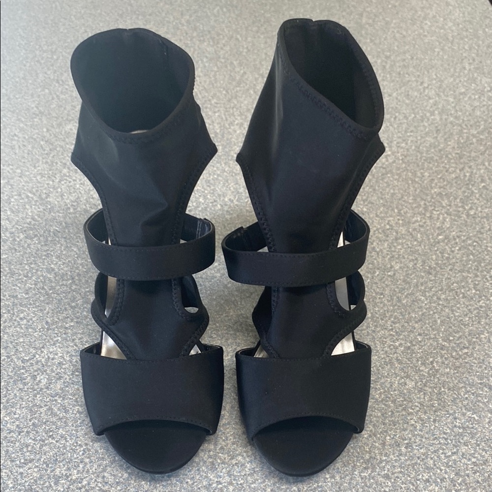 Hot Tomato Black Strappy High Heels